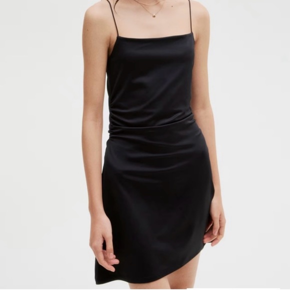 H&M Sleek Black Mini Dress - Picture 4 of 9